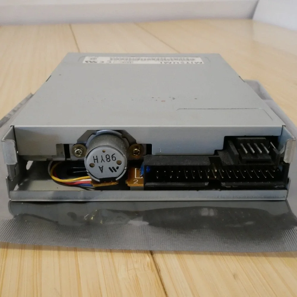 MITSUMI D359M3 3.5 inch Floppy Disk‎ Drive - Tested & Working 45